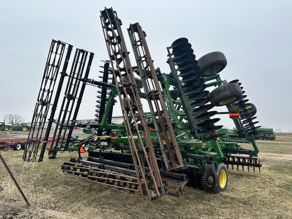 Image of John Deere 2660VT equipment image 3