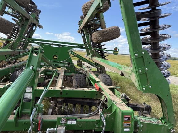 Image of John Deere 2660VT equipment image 4