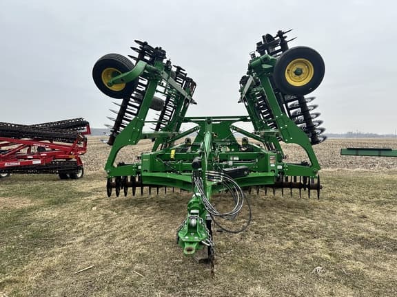 Image of John Deere 2660VT equipment image 2