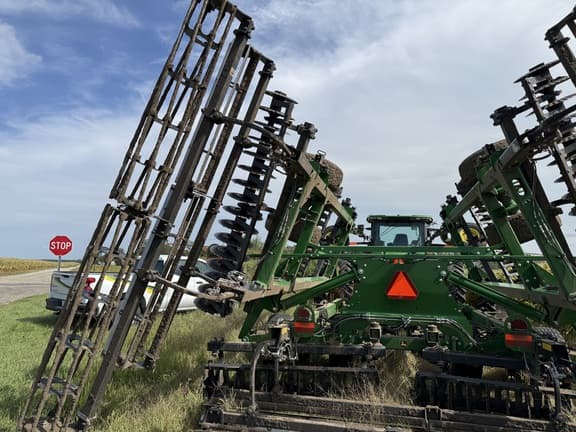 Image of John Deere 2660VT equipment image 2