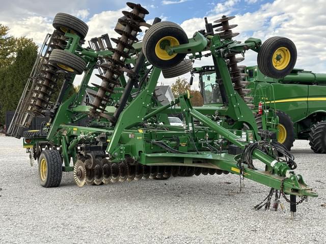 Image of John Deere 2660VT equipment image 2