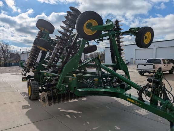 Image of John Deere 2660VT equipment image 2