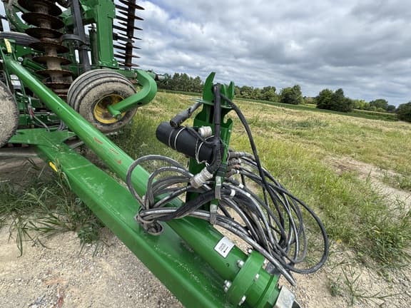 Image of John Deere 2660VT equipment image 2