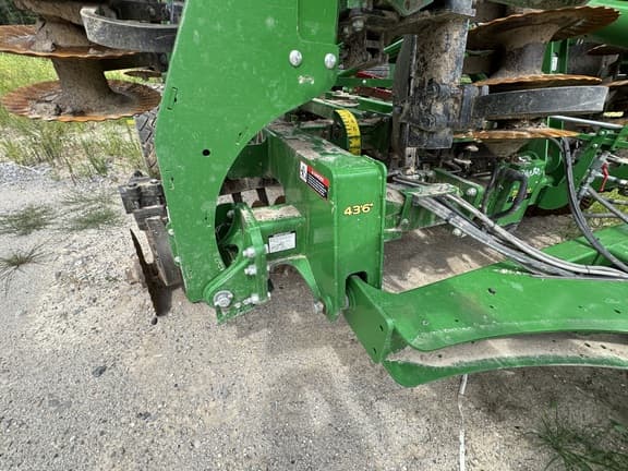 Image of John Deere 2660VT equipment image 3
