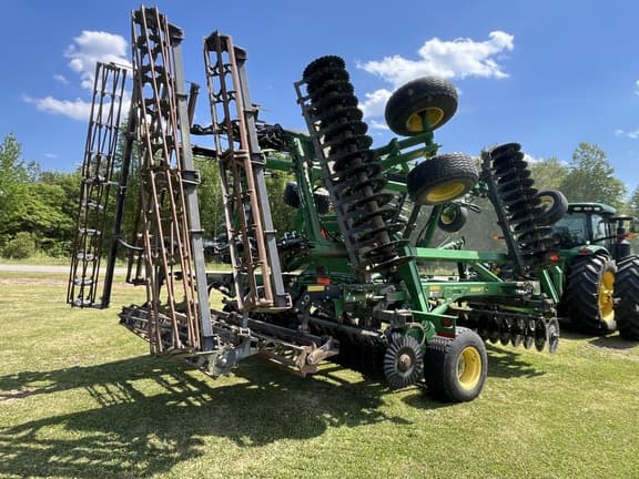 Image of John Deere 2660VT equipment image 2