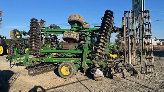 Image of John Deere 2660VT equipment image 1