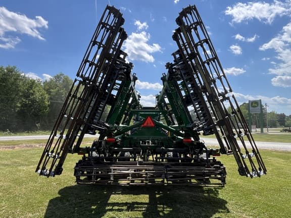 Image of John Deere 2660VT equipment image 3