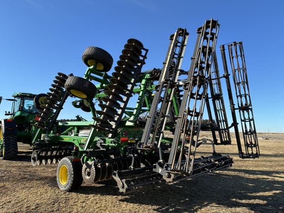 Image of John Deere 2660VT equipment image 2