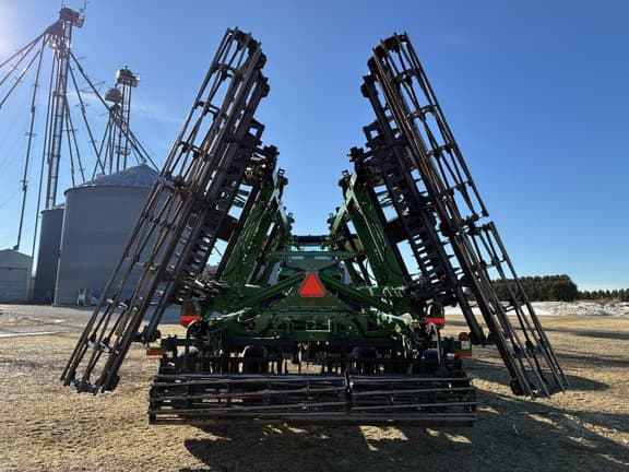 Image of John Deere 2660VT equipment image 3