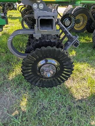Image of John Deere 2660VT equipment image 3