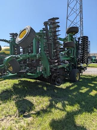 Image of John Deere 2660VT equipment image 2