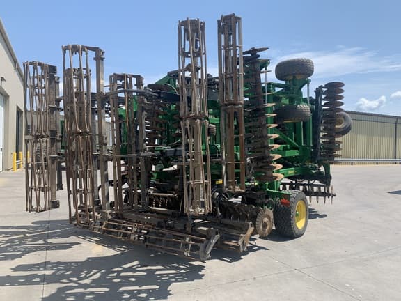 Image of John Deere 2660VT equipment image 4