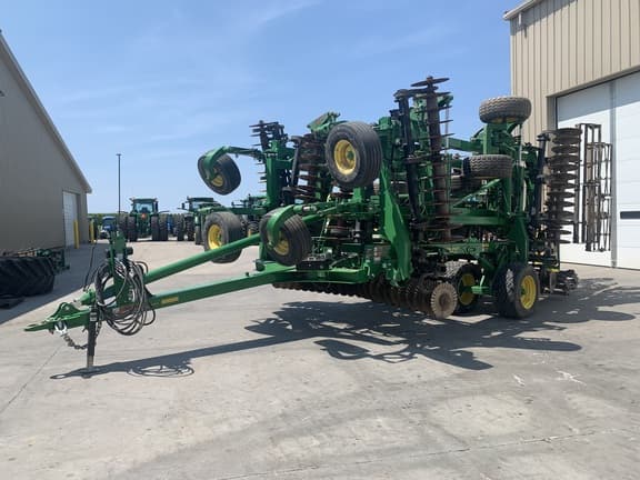 Image of John Deere 2660VT equipment image 1