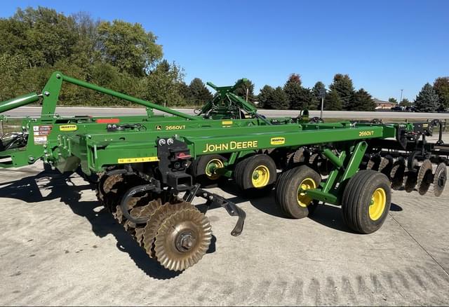 Image of John Deere 2660VT equipment image 2