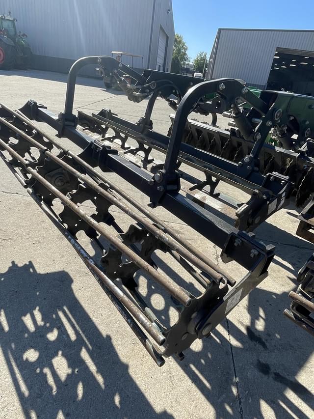 Image of John Deere 2660VT equipment image 4