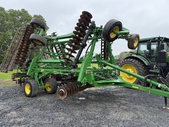 2021 John Deere 2660VT Equipment Image0
