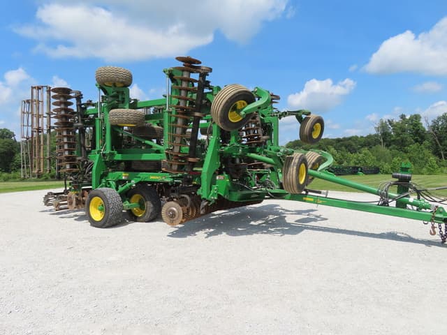 Image of John Deere 2660VT equipment image 2