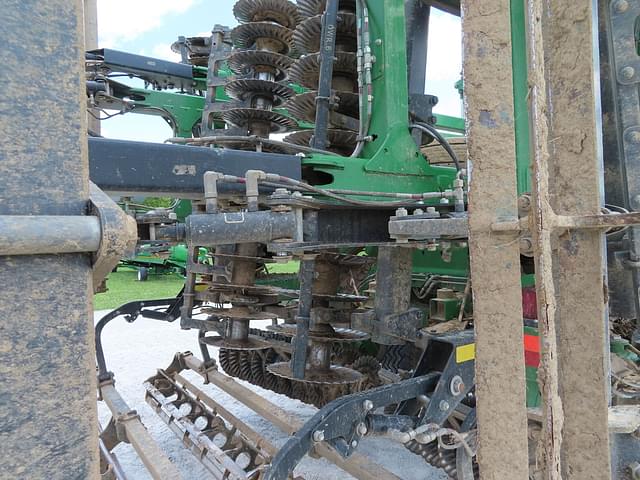 Image of John Deere 2660VT equipment image 4