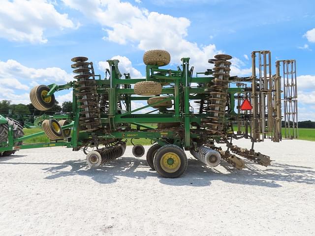 Image of John Deere 2660VT equipment image 3