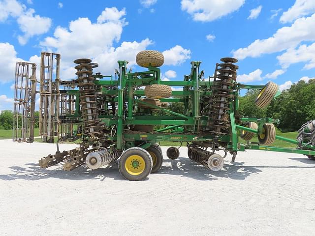 Image of John Deere 2660VT equipment image 2