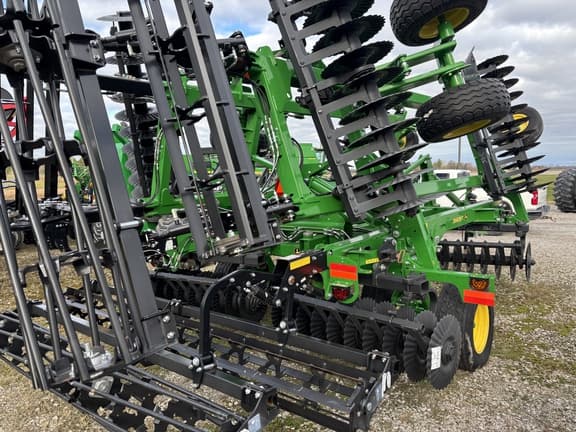 Image of John Deere 2660VT equipment image 2