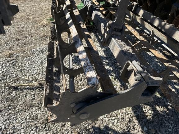 Image of John Deere 2660VT equipment image 4