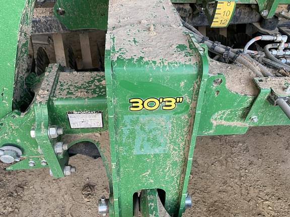 Image of John Deere 2660VT equipment image 2