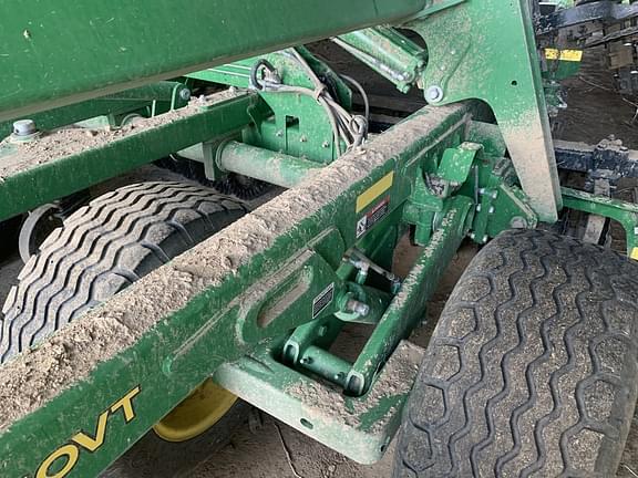 Image of John Deere 2660VT equipment image 1