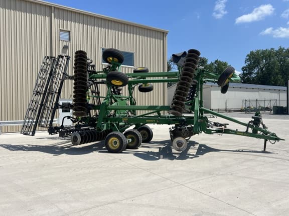 Image of John Deere 2660VT equipment image 1