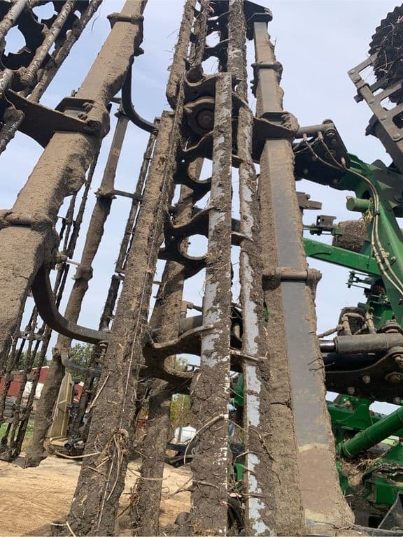 Image of John Deere 2660VT equipment image 4