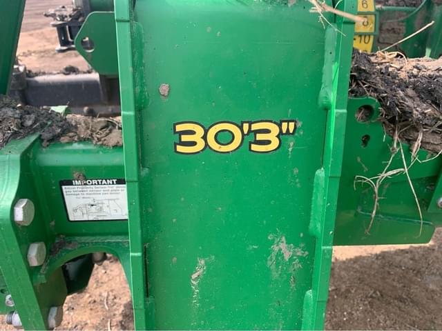 Image of John Deere 2660VT equipment image 4