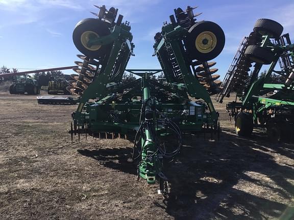 Image of John Deere 2660VT equipment image 3