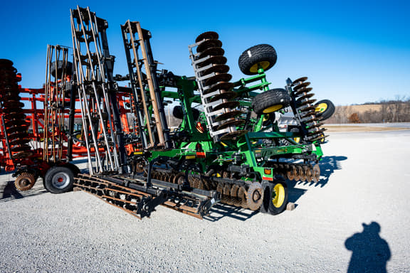 Image of John Deere 2660VT equipment image 4