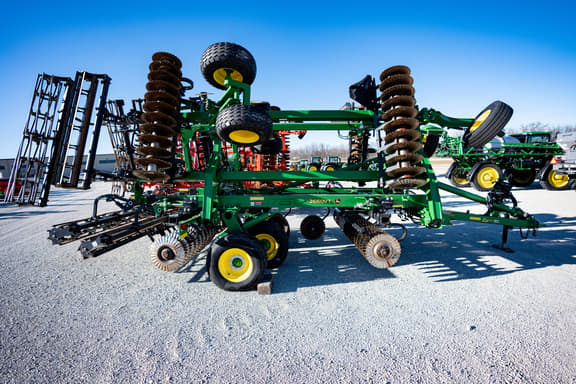 Image of John Deere 2660VT equipment image 3