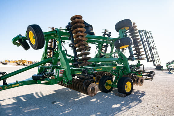 Image of John Deere 2660VT equipment image 1