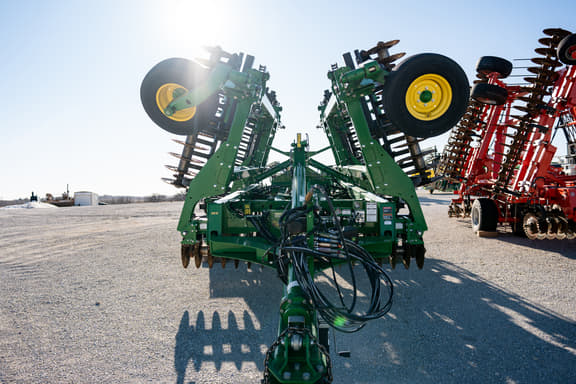 Image of John Deere 2660VT equipment image 1