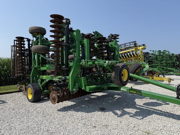 2021 John Deere 2660VT Equipment Image0