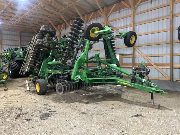 Image of John Deere 2660VT equipment image 1