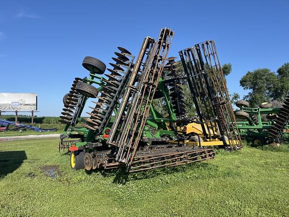 Image of John Deere 2660VT equipment image 3