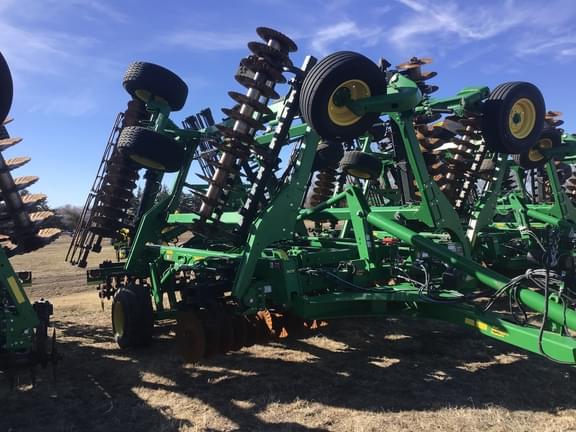 Image of John Deere 2660VT equipment image 2