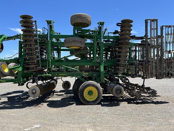 Image of John Deere 2660VT equipment image 2