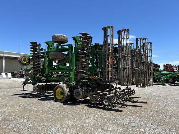 Image of John Deere 2660VT equipment image 3