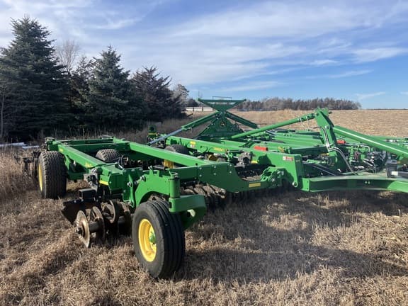 Image of John Deere 2660VT equipment image 1