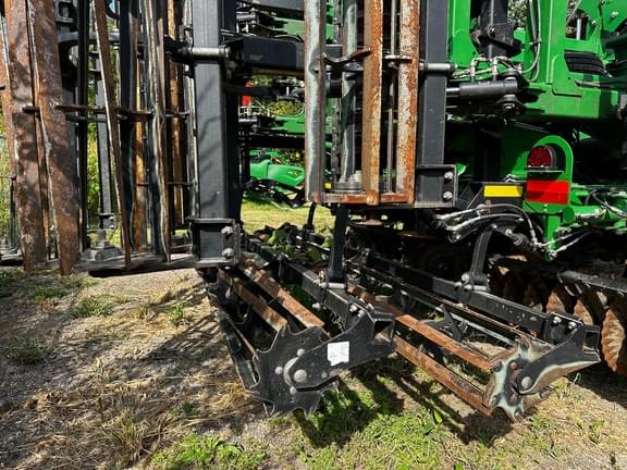 Image of John Deere 2660VT equipment image 1