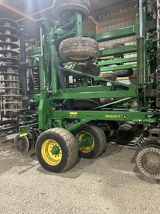Image of John Deere 2660VT equipment image 2