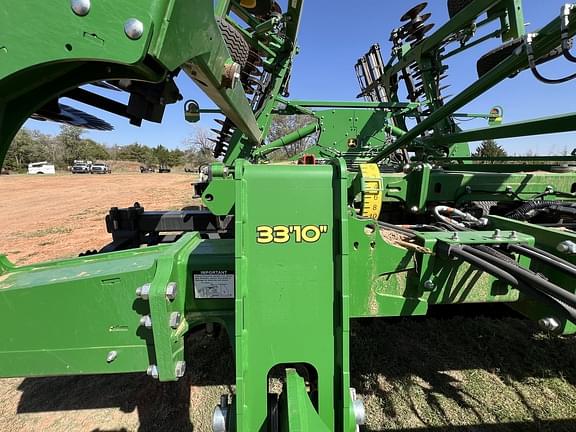 Image of John Deere 2660VT equipment image 3