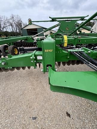 Image of John Deere 2660VT equipment image 1