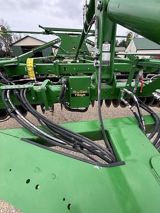 Image of John Deere 2660VT equipment image 2