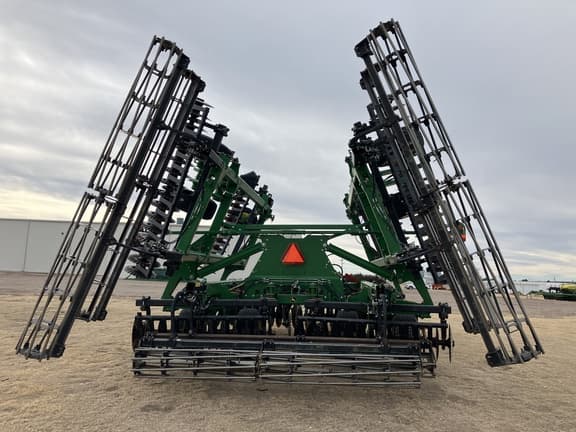 Image of John Deere 2660VT equipment image 4