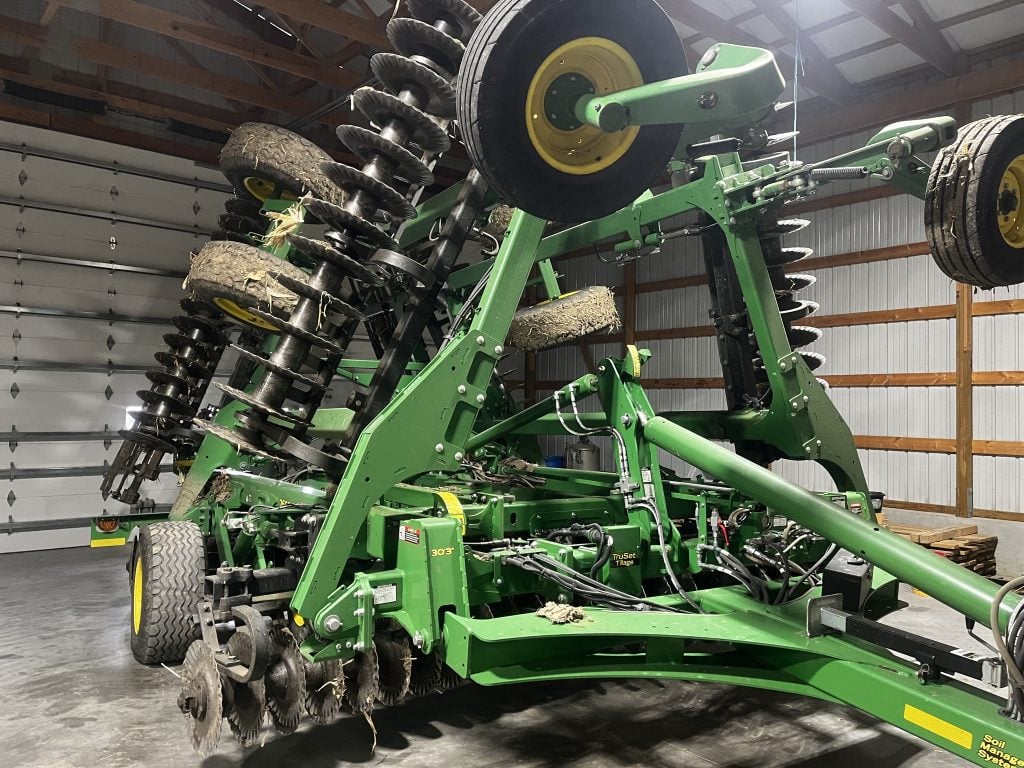 2021 John Deere 2660VT Equipment Image0